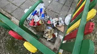 Едно кошче на детска площадка в Благоевград показа падението на цяла една страна