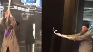 Момиче мим показва зашеметяващо шоу с чадър ВИДЕО