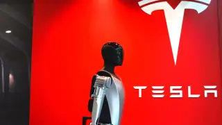 Пекин отвя Tesla: Как Китай се превърна в глобален център за производство на...