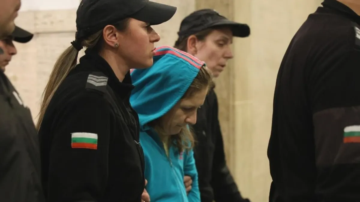 Смразяващи подробности за убийството във Вакарел: Ксения първо заклала сина си, а после...