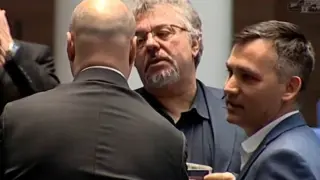 Циркът не стихва: Костадинов бил чистото зло Саурон, викат санитари за Манол Пейков БЛИЦ Live