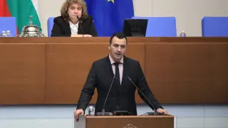Габриел Вълков: Настояваме за категорични мерки срещу агресията в Народното събрание
