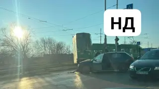 Първо в БЛИЦ! Зверско меле с трамвай в София ВИДЕО