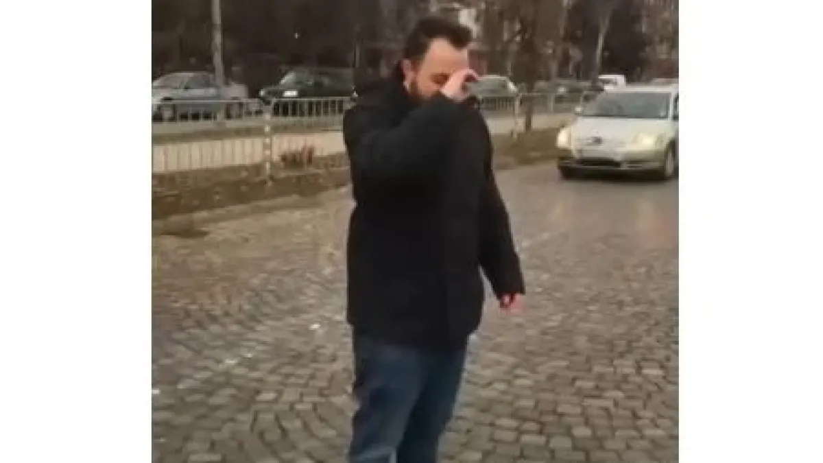 Самоуби се мъжът, който се хвърляше окървавен под коли в София ВИДЕО 18+