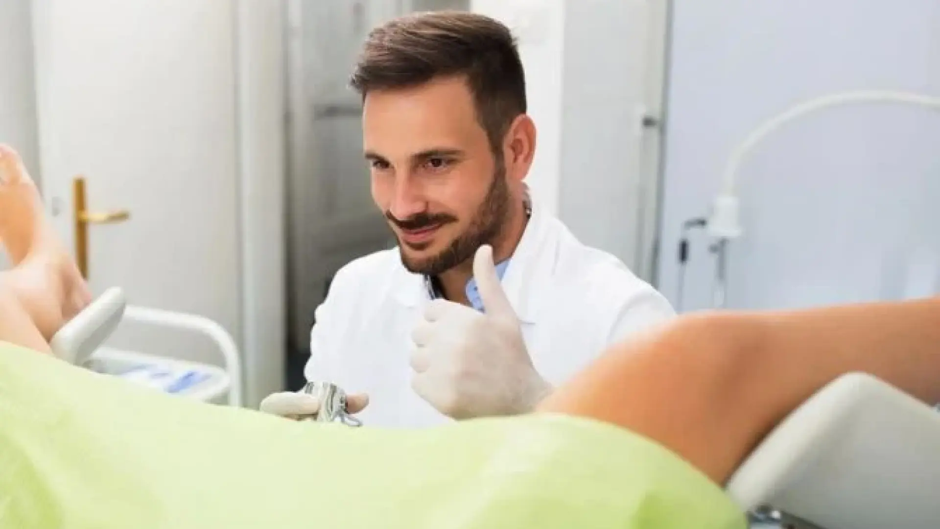 Е, не: Лекари в Добрич извадиха от вагината на жена...