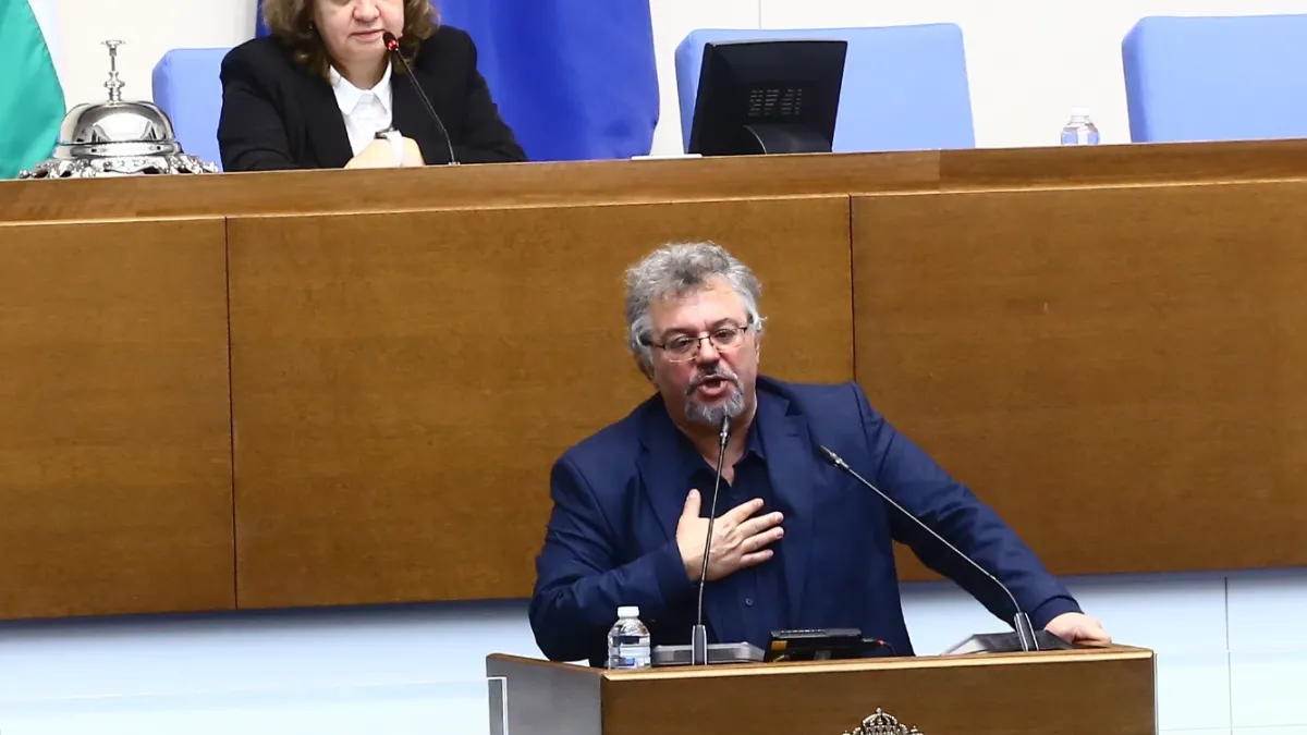 Скандалът "Пейков" разцепва коалицията!? Атанас Славов: ПП и ДБ ще постигат каузите си заедно или разделени