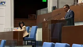 Цирк в НС! Тони Стораро звучи от трибуната, депутатите избухнаха в смях БЛИЦ Live