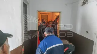 Смразяваща трагедия в Добрич: 5 дни болна жена живя с трупа на майка си СНИМКИ 