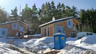 С дъх на соц: Вили и къщи за гости никнат като гъби до тази топ писта в наша планина