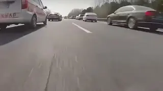 Зрелищни ВИДЕА: Вижте нагледно как автопилотът на кола спаси живота на шофьора