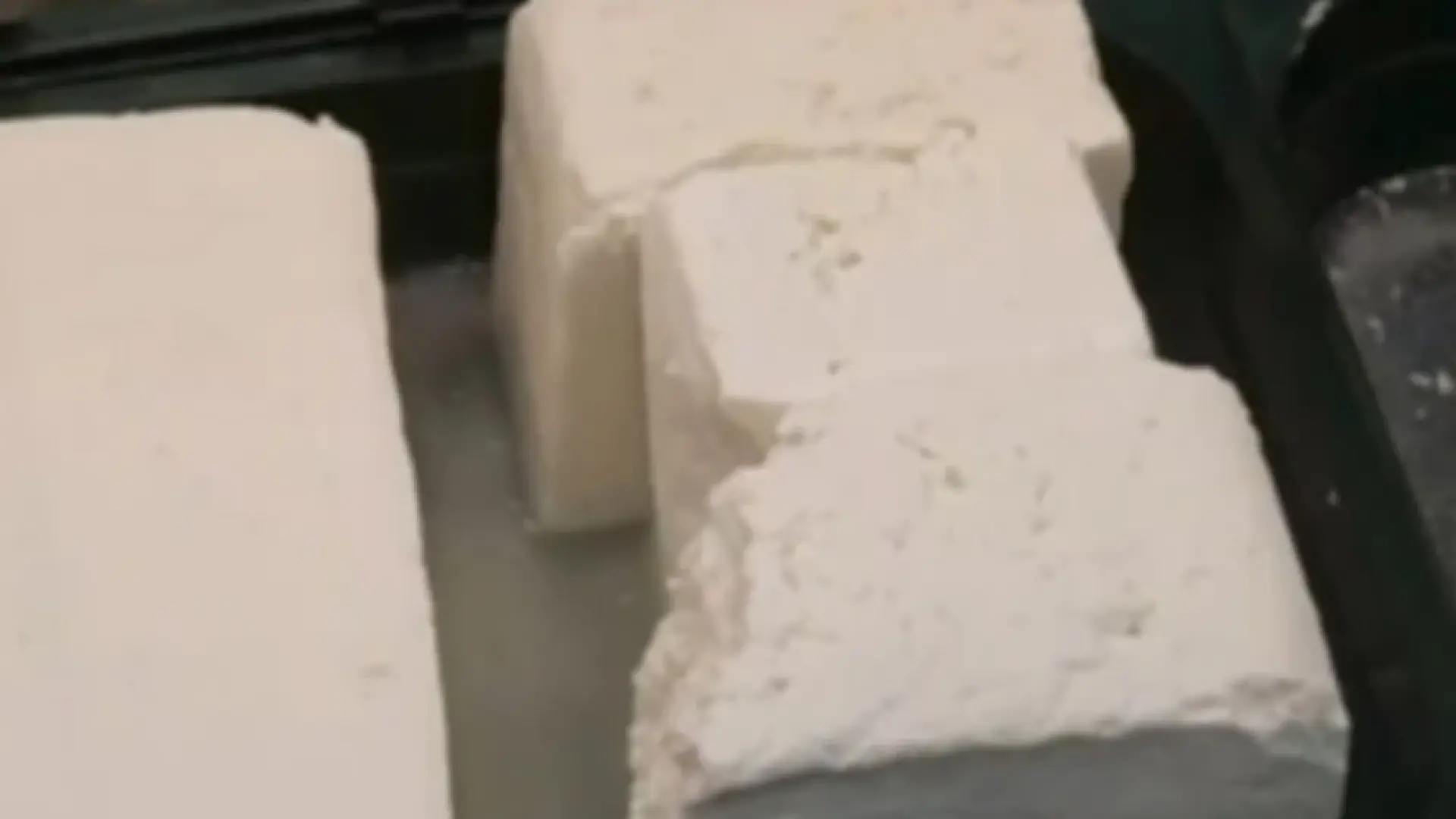 Изяли сме 13 тона сирене, което не е сирене