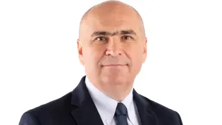 Ето кой сяда в стола на подалия оставка румънски президент 