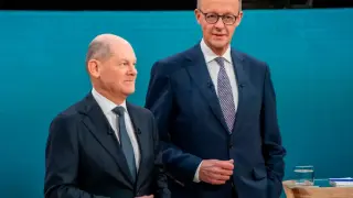 Битката за Германия започна: Шолц и Мерц се захапаха в ефир на тема...