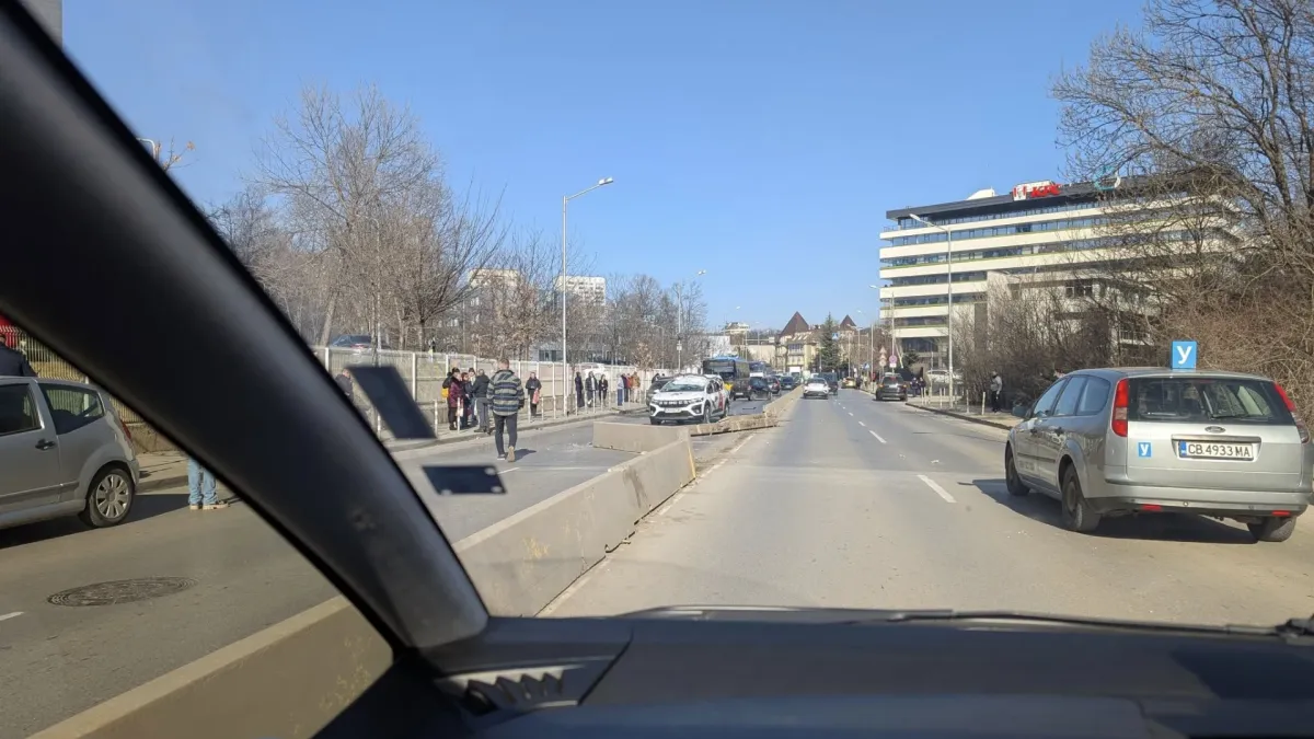 Извънредно в БЛИЦ: Тежко меле в София, хвърчат спешни екипи, движението е блокирано!