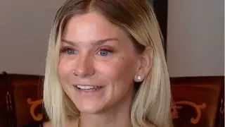 Моделка от OnlyFans се оплака, че й е забранено да работи безплатно в училище СНИМКИ 18+