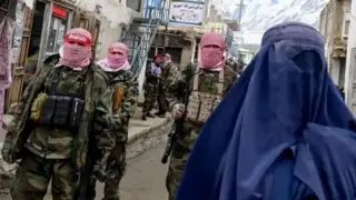 Брутално: Британец отиде "на почивка" в Афганистан, видя публичните екзекуции и разкри нещо неочаквано за живота там! ВИДЕО