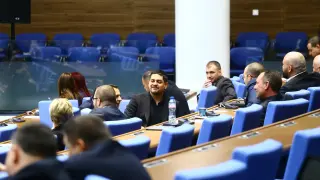Образование и отбрана под лупа в парламента: Забраняват телефоните в час, вдигаме и щит срещу дронове
