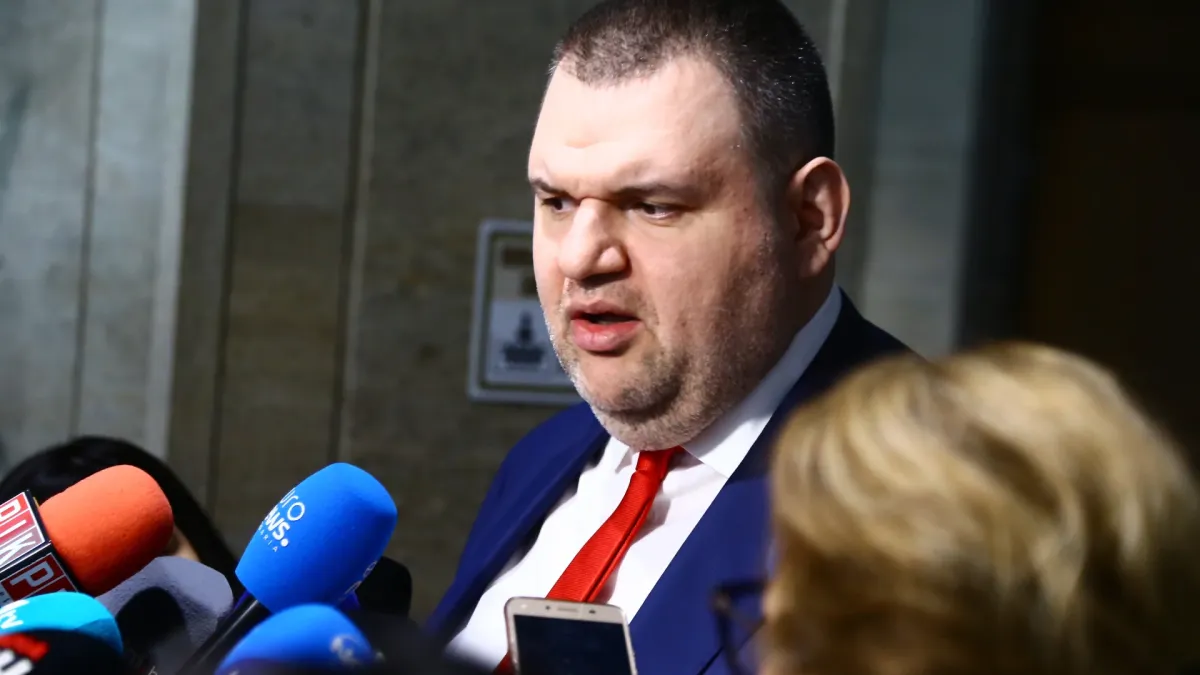 Пеевски: Кирил Петков е дрогиран в момента, да иде в комуна, може да има много лош край БЛИЦ Live