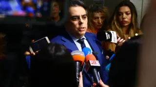 Асен Василев огласи остава ли начело на ПП, смая с коментар за оставката на Петков