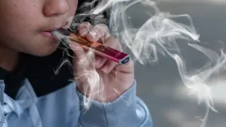 Борбата срещу вейповете влезе в училищата