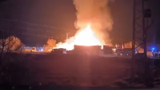 Първа официална информация за огромния пожар в София, на място са… СНИМКИ