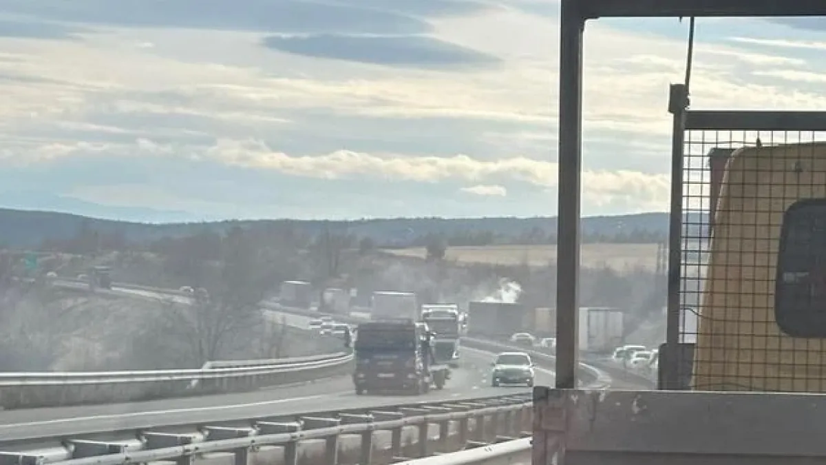 Ужас на АМ "Струма", куп шофьори в капан ВИДЕО 