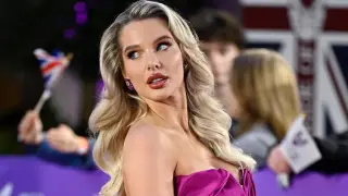 Популярна актриса показа секси фигура по бельо ВИДЕО 18+