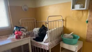 Детско отделение: Мизерия за малчуганите, бебетата спят в легла от средата на миналия век