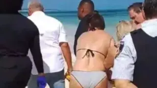 Акула отхапа ръцете на жена, опитваща се да се снима с нея СНИМКИ 18+