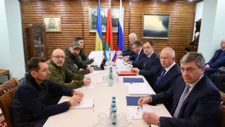 Анкара стяга масата за преговори, чака Зеленски и Путин