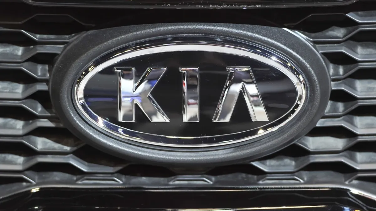 Kia: С тази нова кола ще прекратим продажбите на Golf и Octavia СНИМКИ