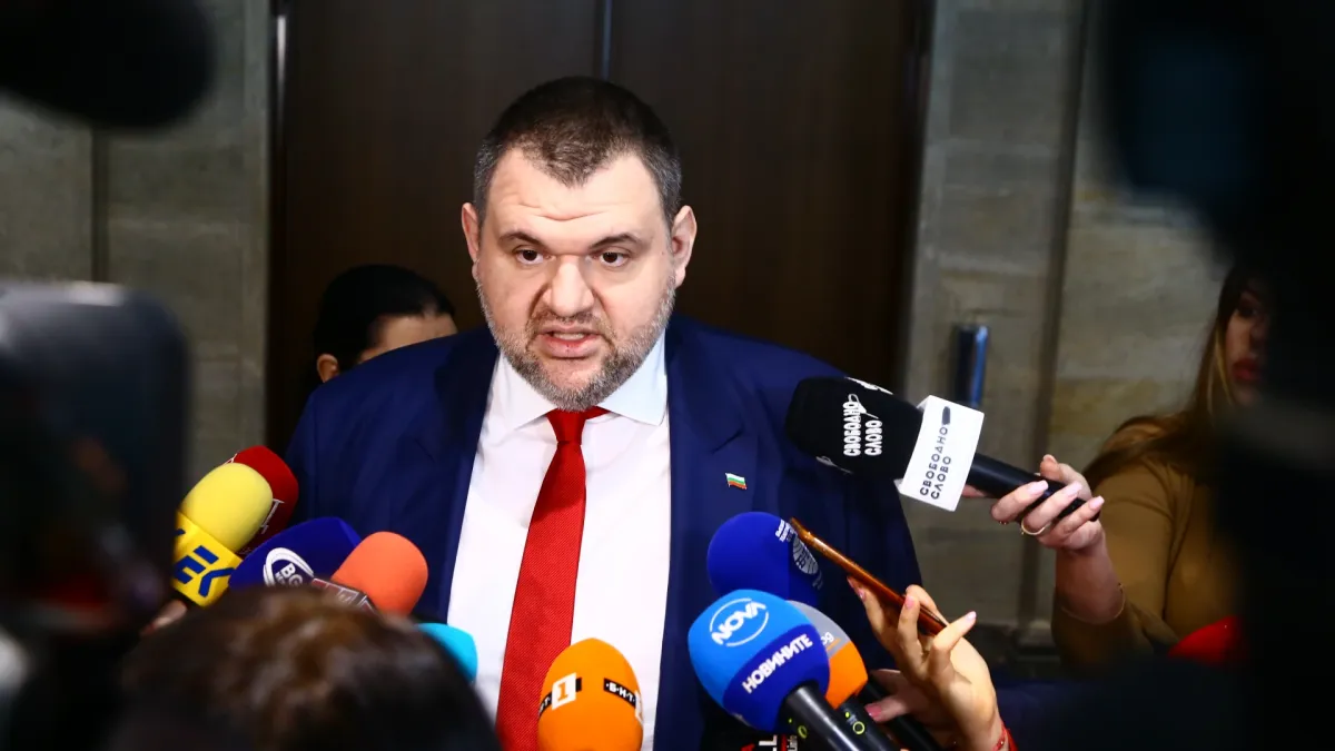 Константин Мишев: Пеевски ги прави сутрин на мат и маскара и на пат и пастърма! Бий, Деляне, бий