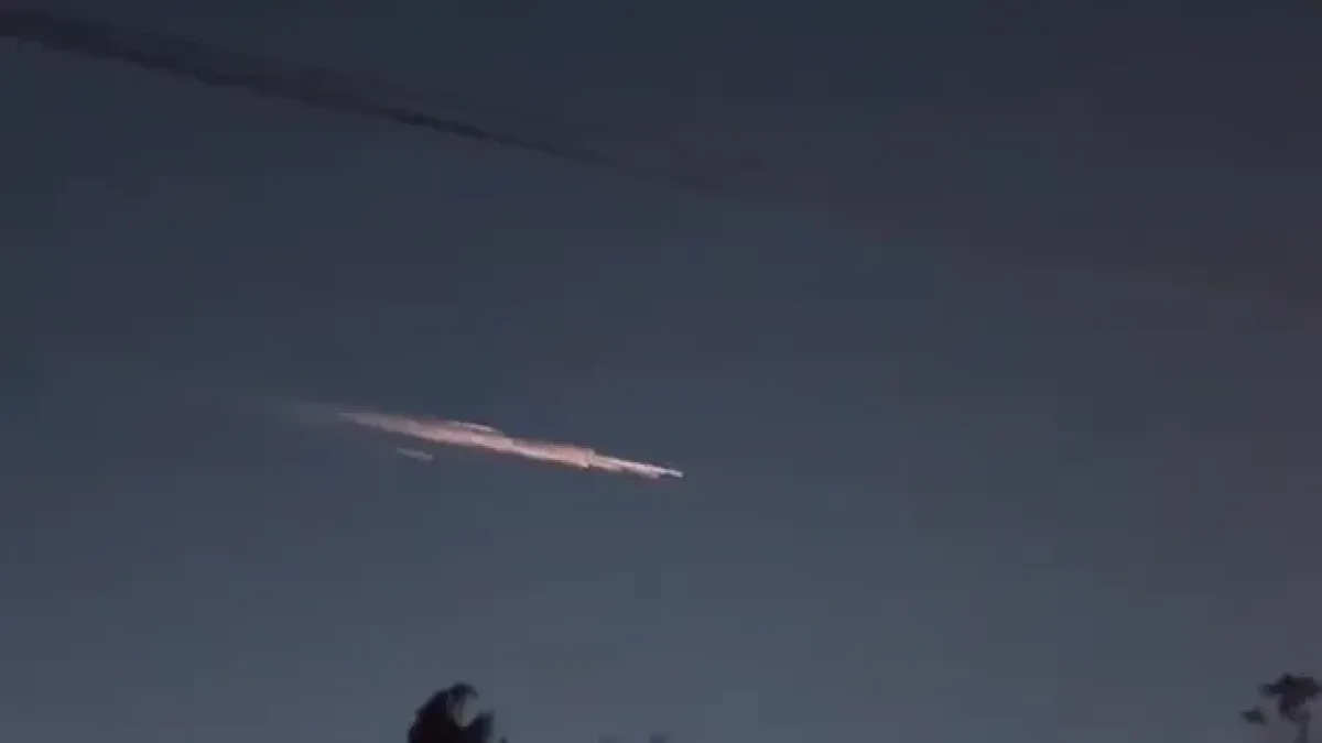 Мистериозни светлини в небето предизвикаха тревога в цяла Германия ВИДЕО
