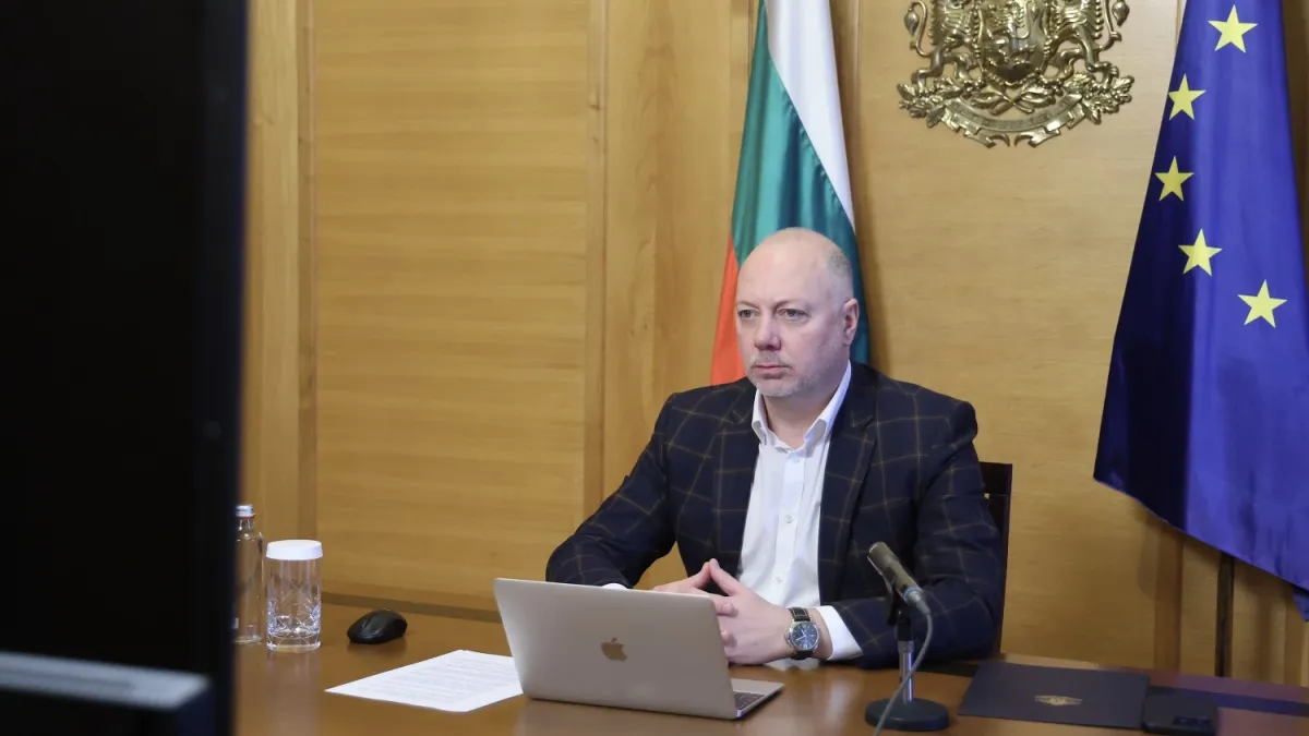 Желязков с тежки думи пред Европа и Макрон за Украйна, каза, че България е...