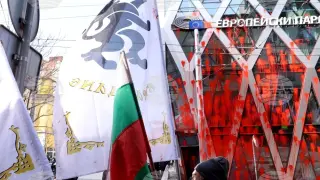 Световните медии гърмят: Проруски националисти вандализираха ЕК