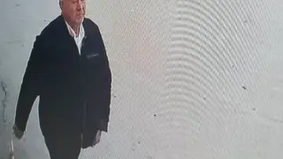Издирват под дърво и камък този мъж - обрал гробищата СНИМКИ