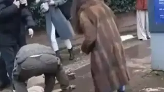 Ток убива по улиците на Истанбул, озъбен труп лежи в топ квартал СНИМКИ 18+