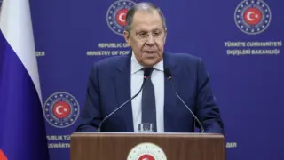 Лавров с гръм от Анкара: Русия е готова за мир с Украйна