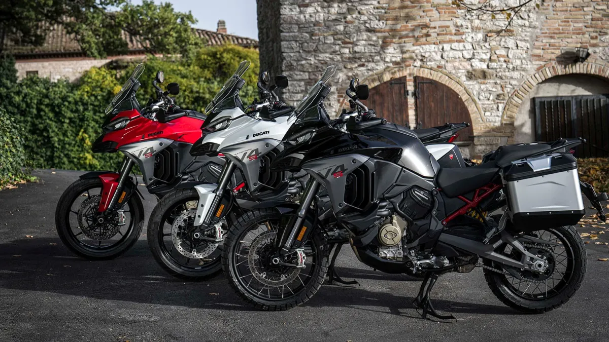 Любителите на моторите откачиха: Четири премиери на Ducati в София, ето къде 