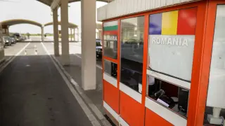 Сирийци опитаха да влязат в Румъния нелегално с българско такси 