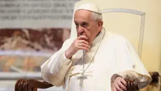 Папа Франциск остава в критично състояние - какво ще стане, ако почине?! 