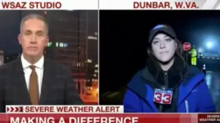 Пикап помете репортерка на живо по телевизията ВИДЕО