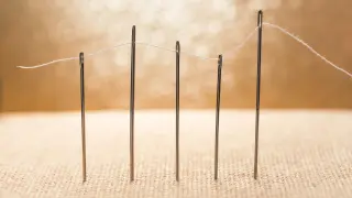 Кое заболяване БГ бабите са разпространявали с игли-губерки и защо