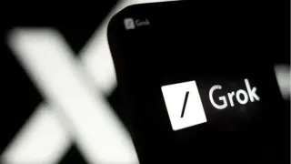 Чатботът Grok на Илон Мъск се научи да крещи, да ругае и да имитира еротични разговори