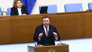 Костадин Ангелов за корупционните скандали на Петков и Василев: По-големи мошеници от вас няма и няма да има