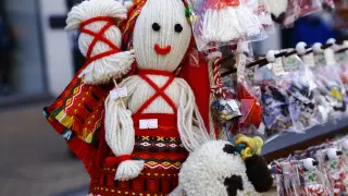 Фоторепортаж в БЛИЦ! Красиво е, но и скъпо - мартениците в София побъркаха всички