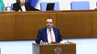 Страшна интрига с офертата към Русинова за шеф на АПИ, министърът я отряза? 