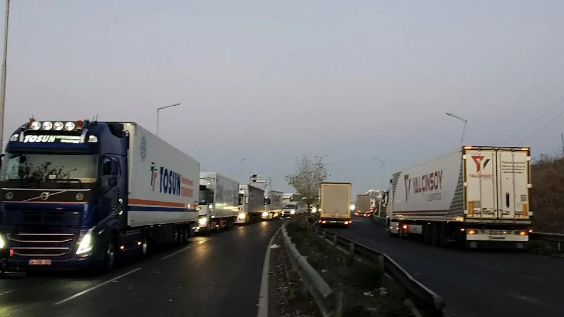 Кошмар на АМ "Тракия" до часове, 35 хиляди коли ще се движат по магистралата