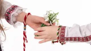В това наше село тъкмо сложиха мартениците и...
