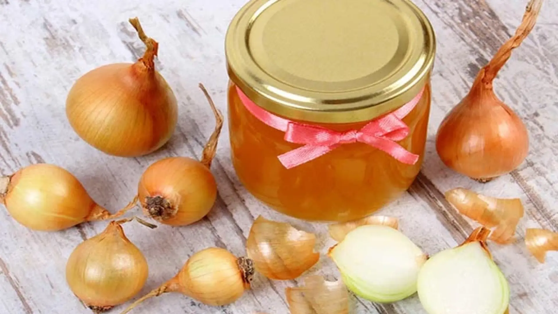 Как да си приготвим сироп от лук и за какво е полезен